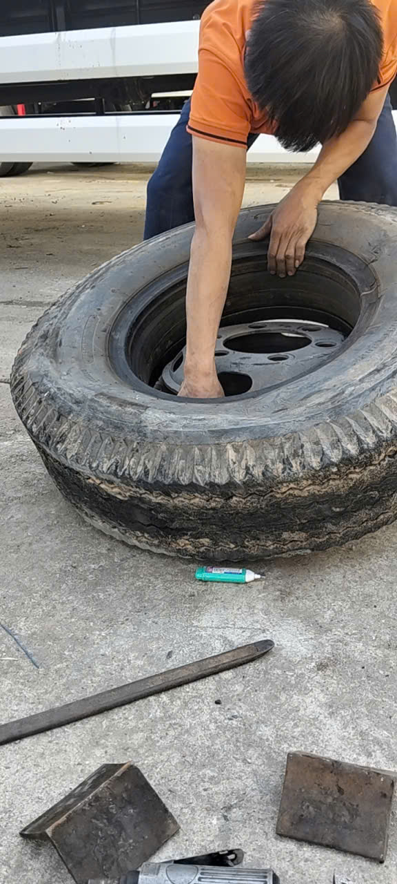 Cứu hộ lốp hoàng mai