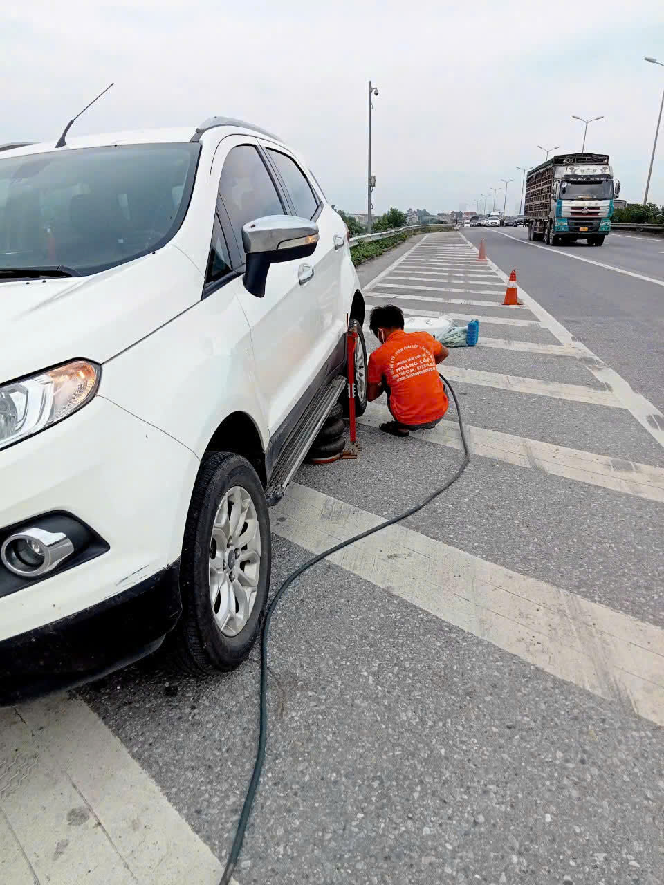 Cứu hộ lốp vành đai 3- Vá Lốp Ô Tô Vành Đai 3