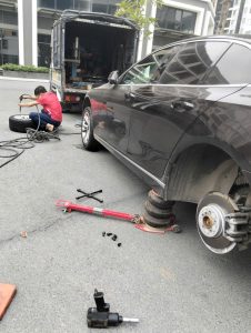 Vá Lốp Ô Tô Hoàng Mai – Dịch Vụ Tiện Lợi Không Thể Bỏ Qua