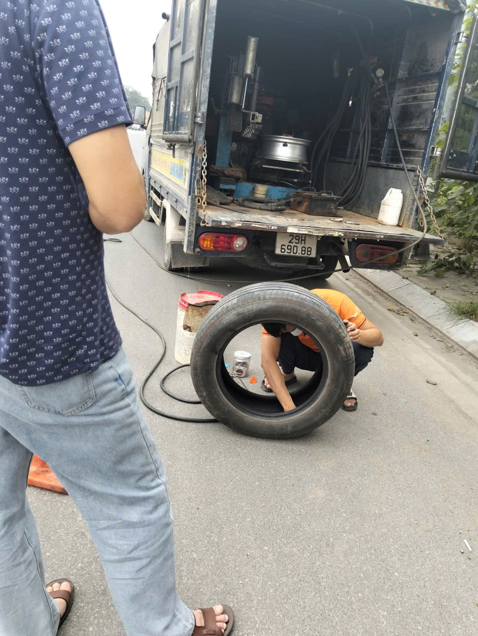 Vá lốp lưu động Mỹ Đình - Dịch vụ tận nơi